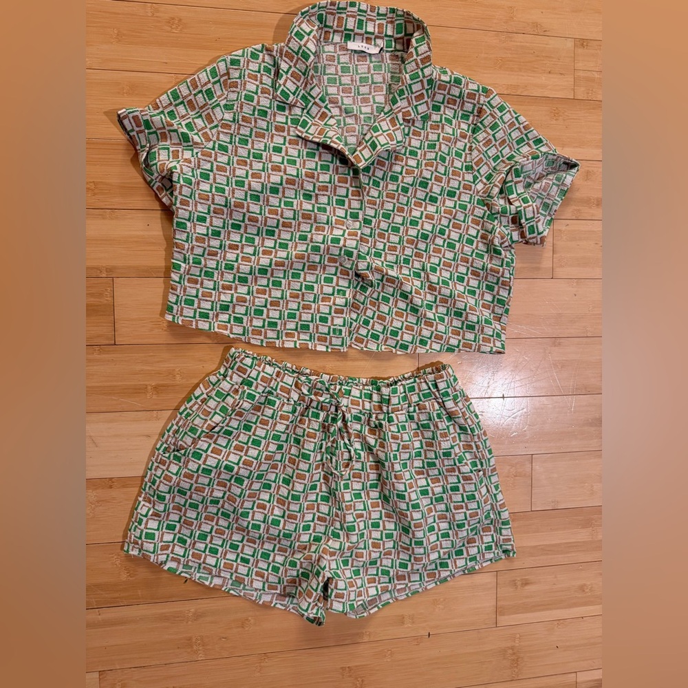 Lush Green and Brown Geometric Set
